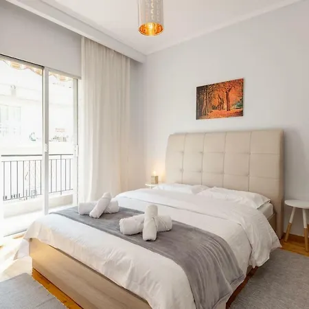 Upscale And Spacious 3br Салоники