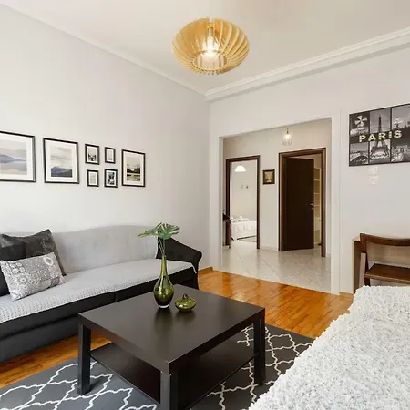 Apartment Upscale And Spacious 3br